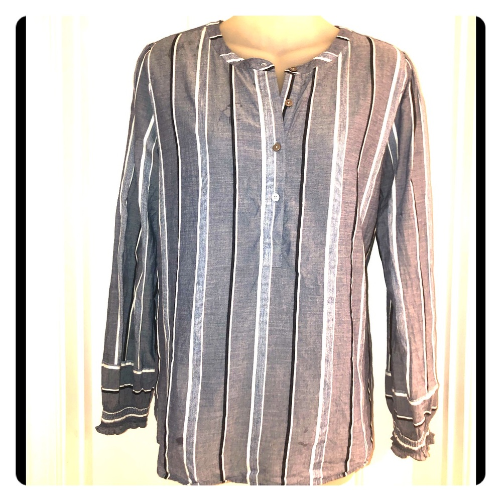 Soft blue chambray striped pullover top. LOFT XS